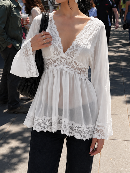 MARTA | BLUSA ACAMPANADA CON DETALLES DE ENCAJE