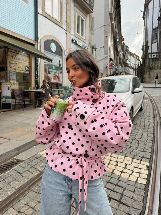 VALERIA | TRENCH CORTO ROSA CON LUNARES